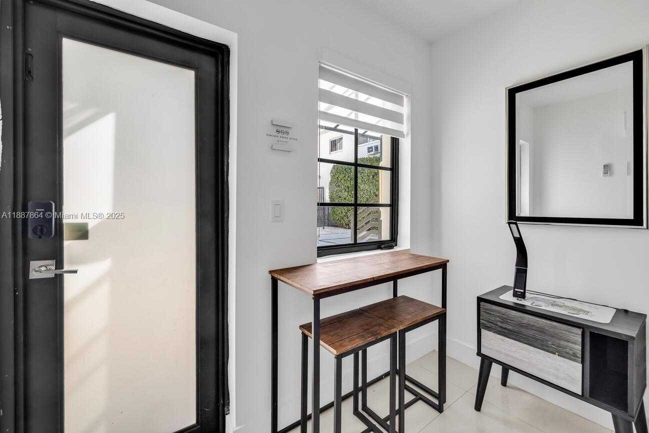 Small Image of 7910 BYRON AVE #4, Miami Beach Number 10