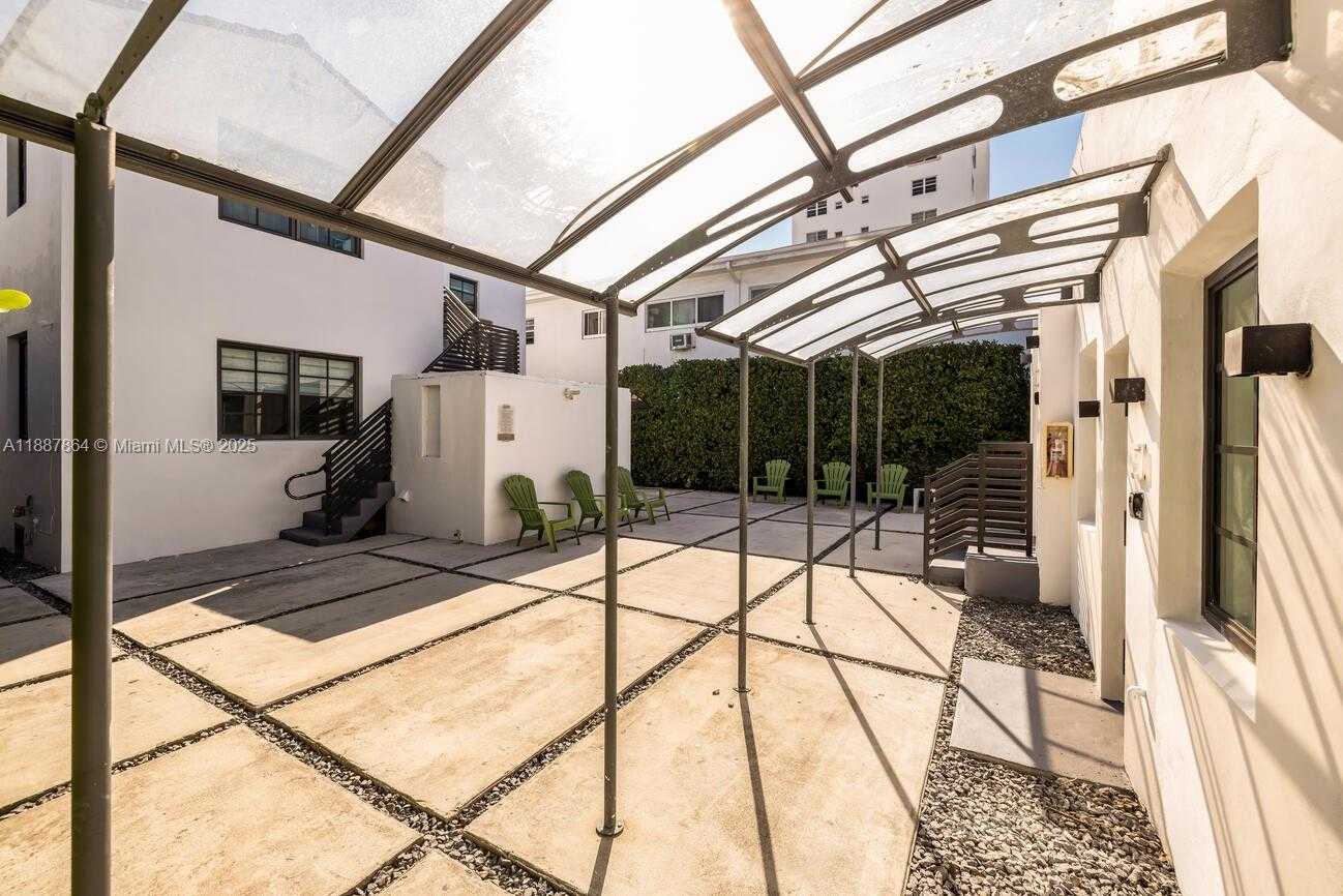 Small Image of 7910 BYRON AVE #4, Miami Beach Number 4