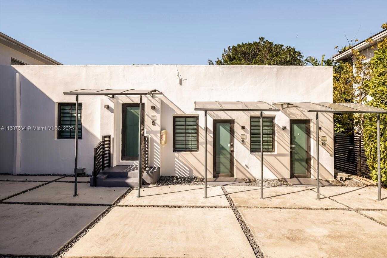 Small Image of 7910 BYRON AVE #4, Miami Beach Number 5