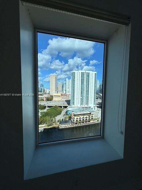 Small Image of 10 SOUTH WEST SOUTH RIVER DR #PHI03, Miami Number 27