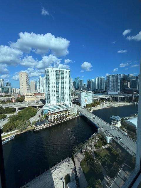 Small Image of 10 SOUTH WEST SOUTH RIVER DR #PHI03, Miami Number 28
