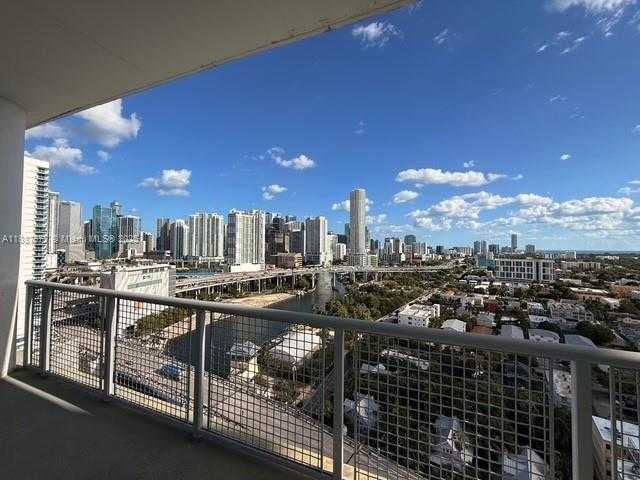 Small Image of 10 SOUTH WEST SOUTH RIVER DR #PHI03, Miami Number 5