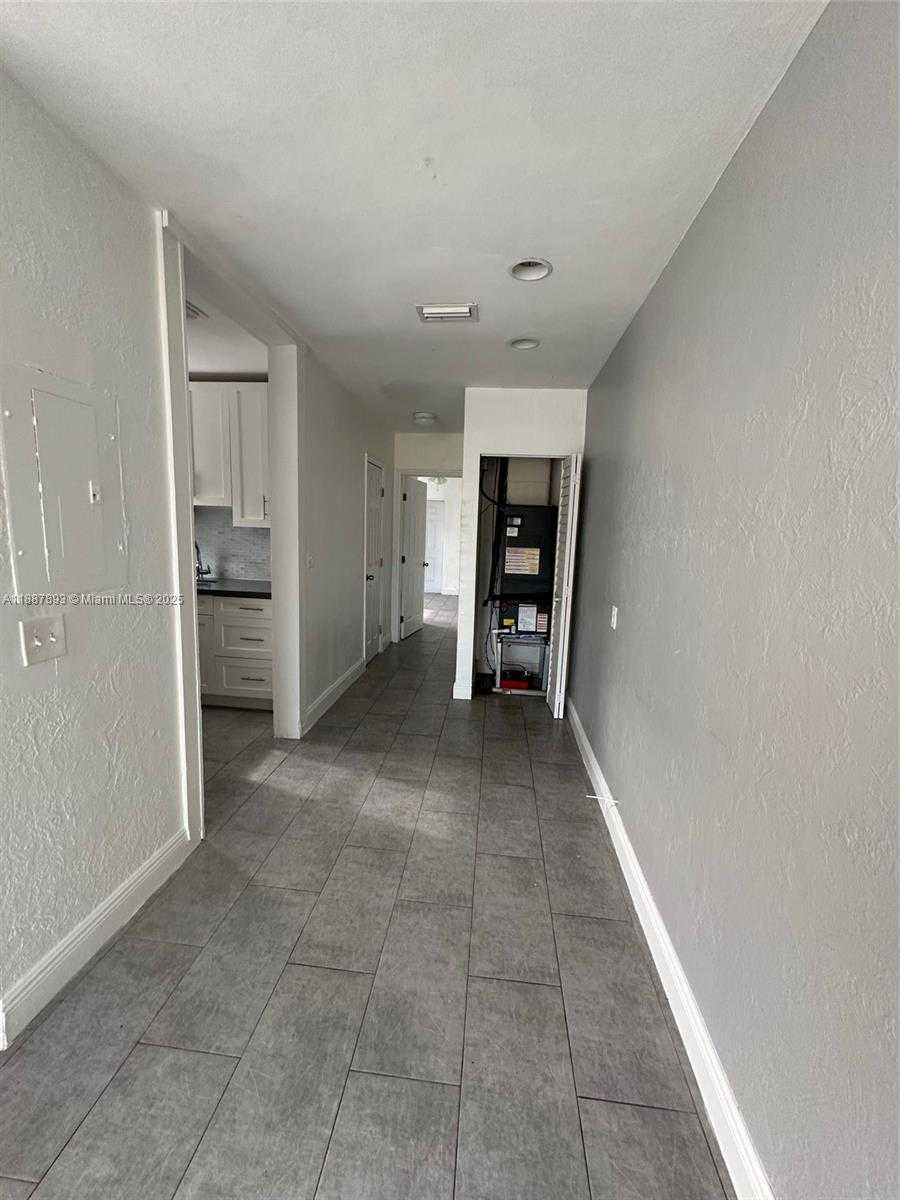 Small Image of 1728 RODMAN ST #1-2, Hollywood Number 2