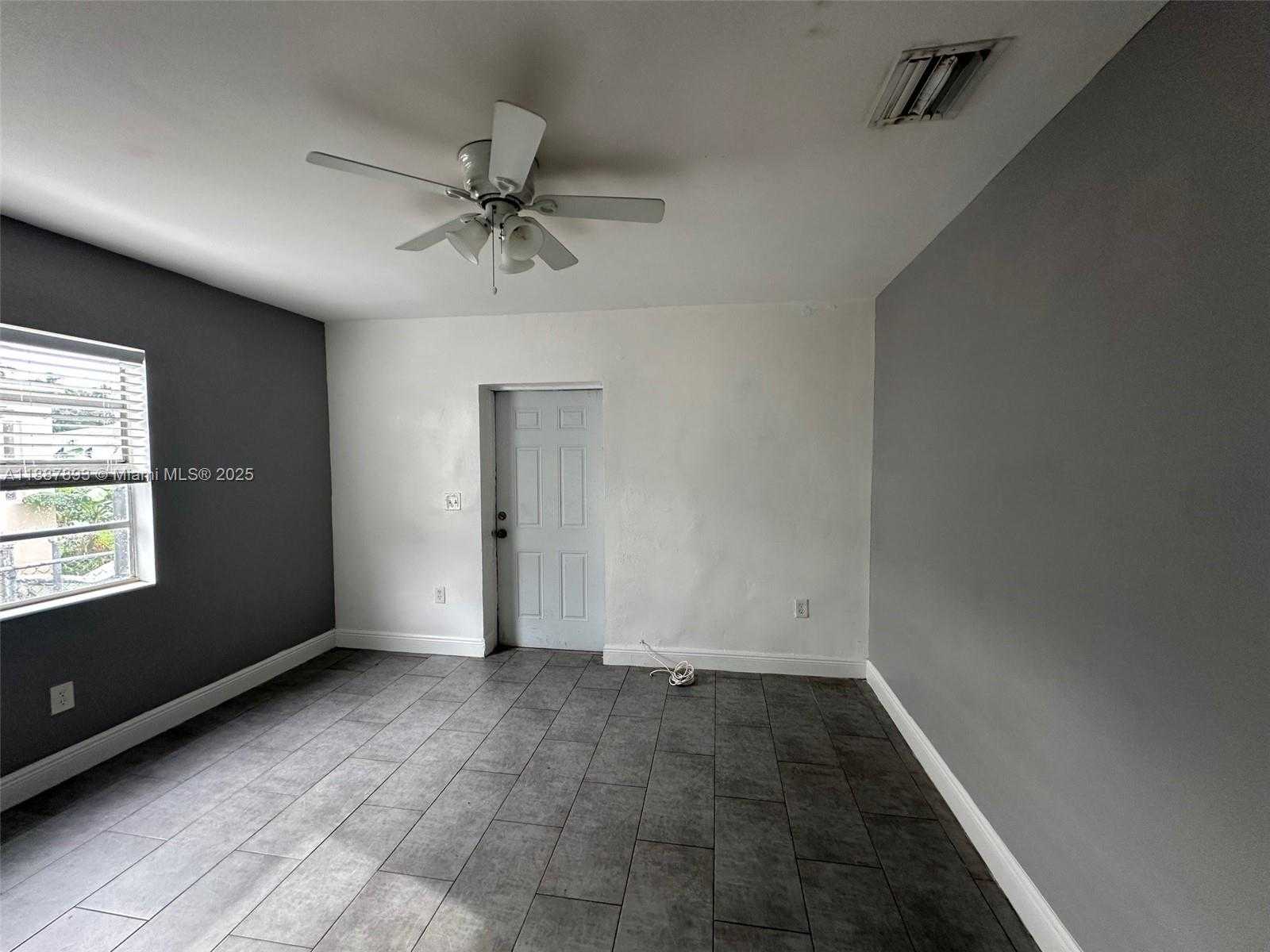 Small Image of 1728 RODMAN ST #1-2, Hollywood Number 6