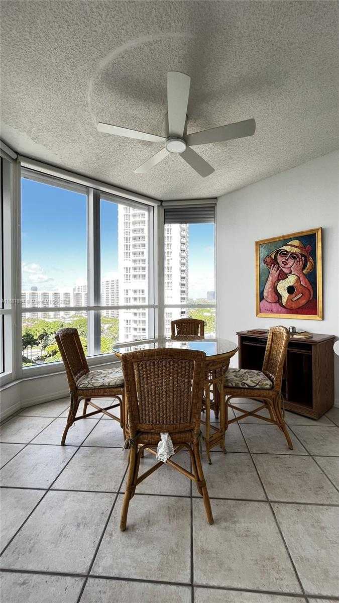 Small Image of 21150 POINT PL #1202, Aventura Number 17