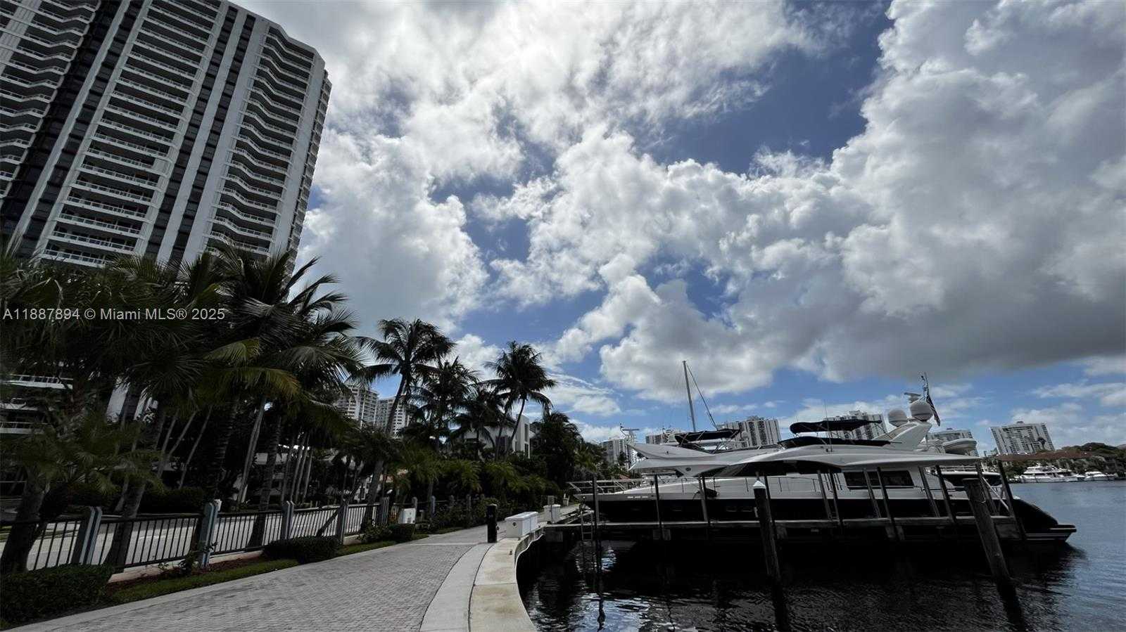 Small Image of 21150 POINT PL #1202, Aventura Number 31