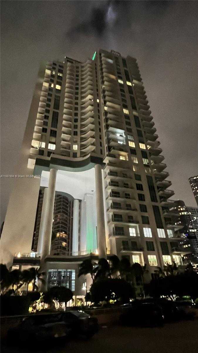 Small Image of 21150 POINT PL #1202, Aventura Number 32