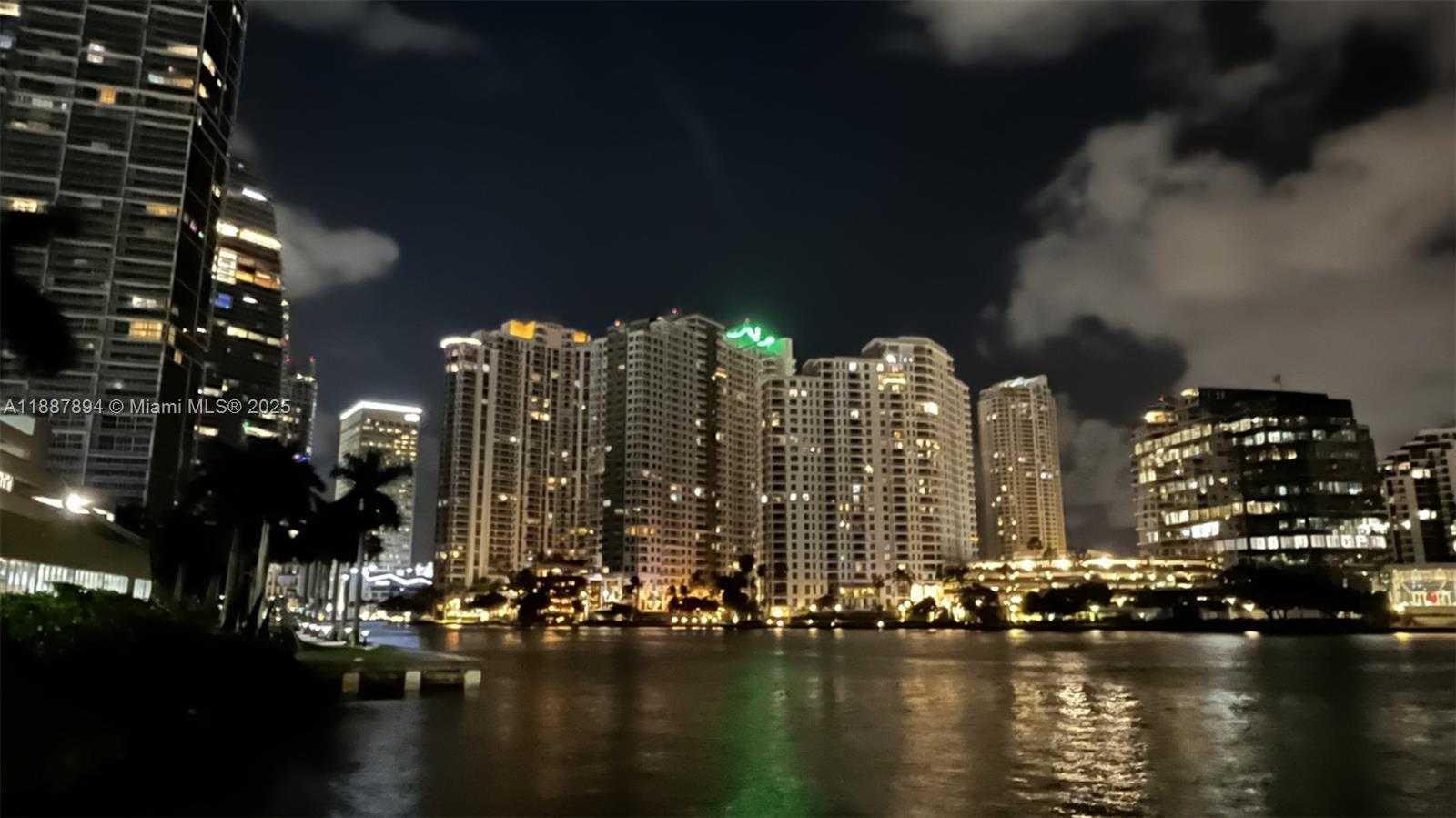 Small Image of 21150 POINT PL #1202, Aventura Number 33