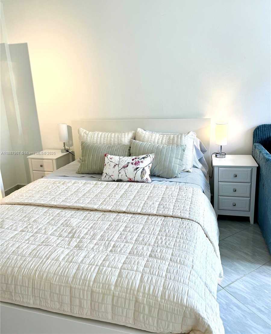 Small Image of 710 WASHINGTON AVE #407, Miami Beach Number 2