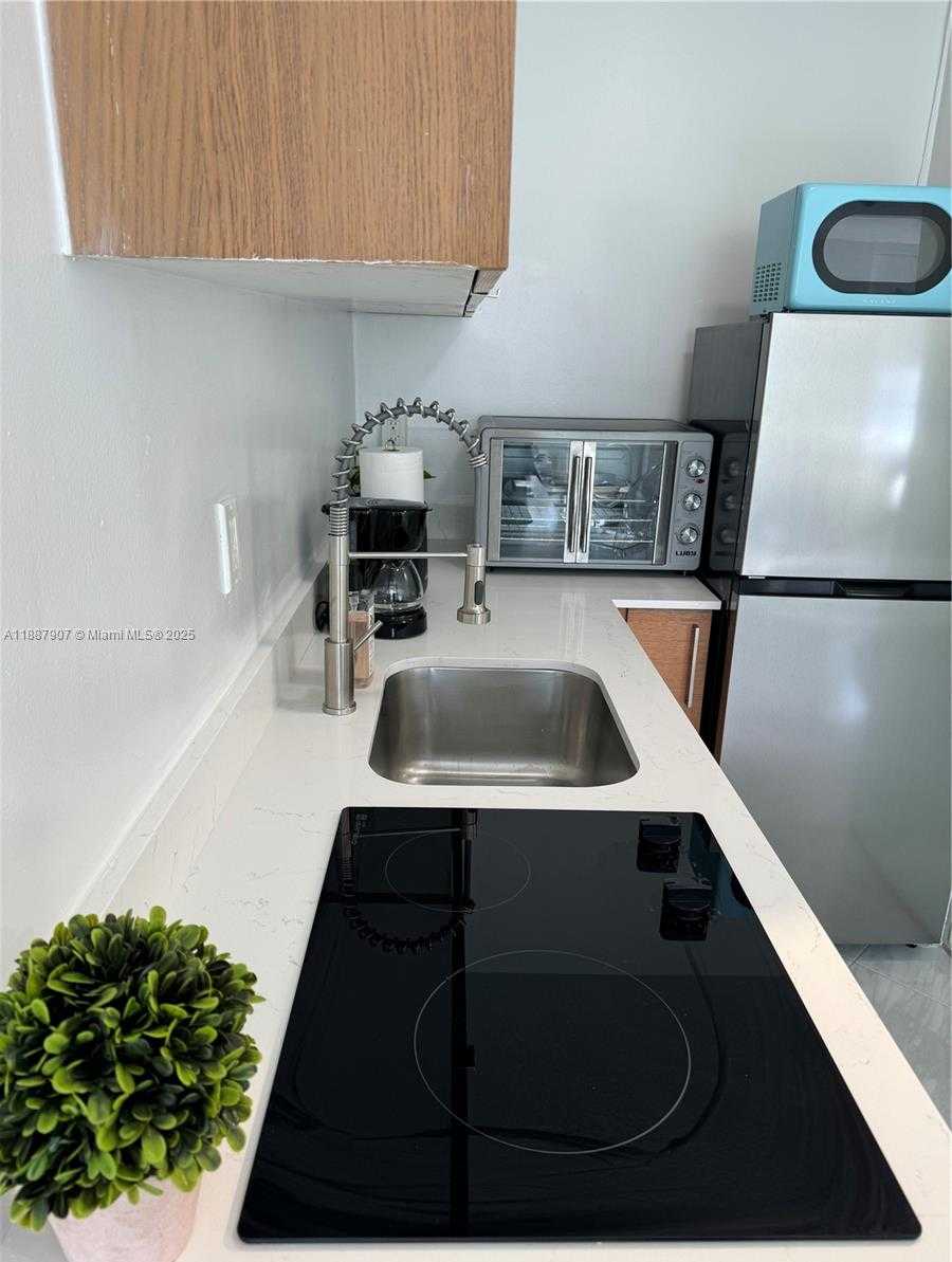 Small Image of 710 WASHINGTON AVE #407, Miami Beach Number 6