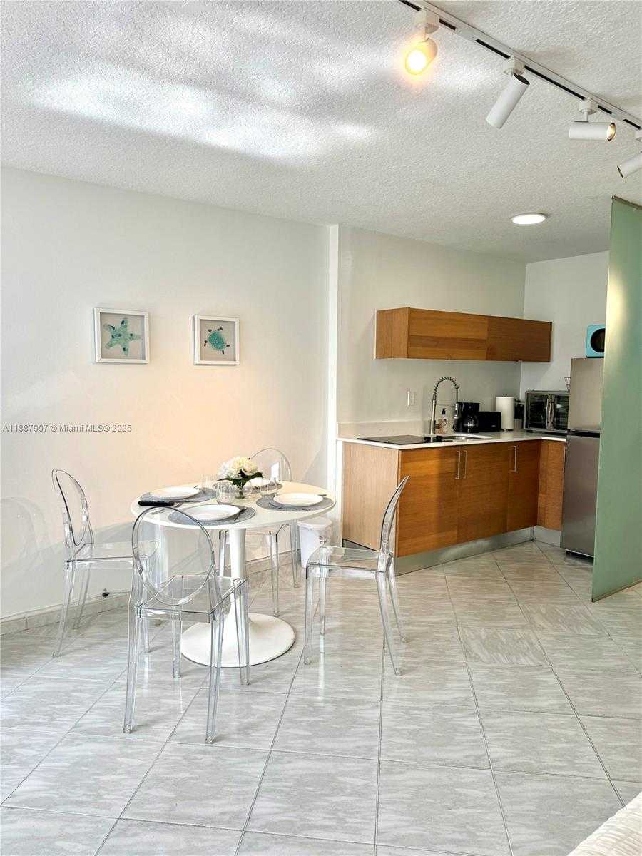 Small Image of 710 WASHINGTON AVE #407, Miami Beach Number 7