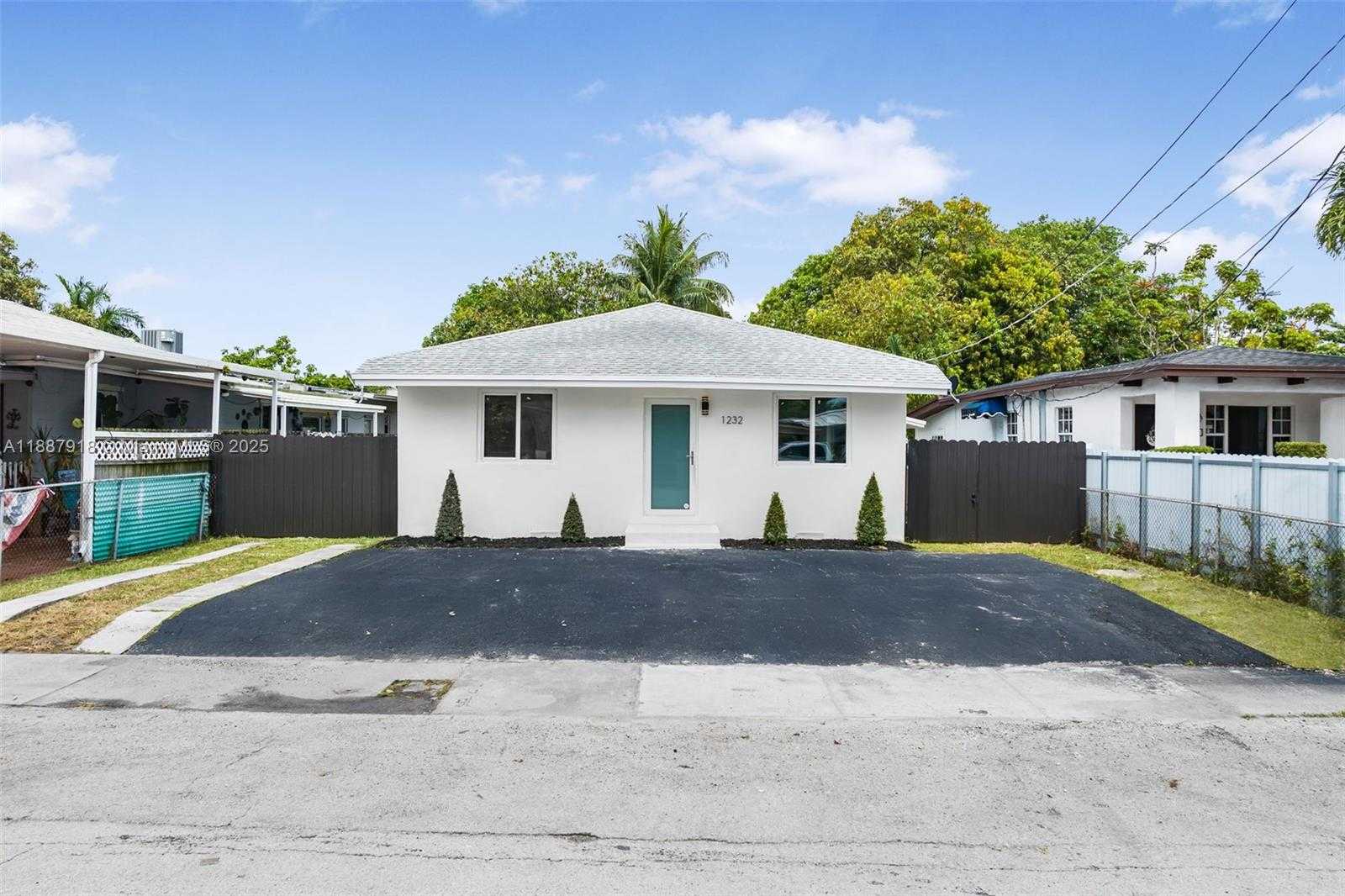 Small Image of 1232 NORTH WEST 32ND PL #1, Miami Number 27
