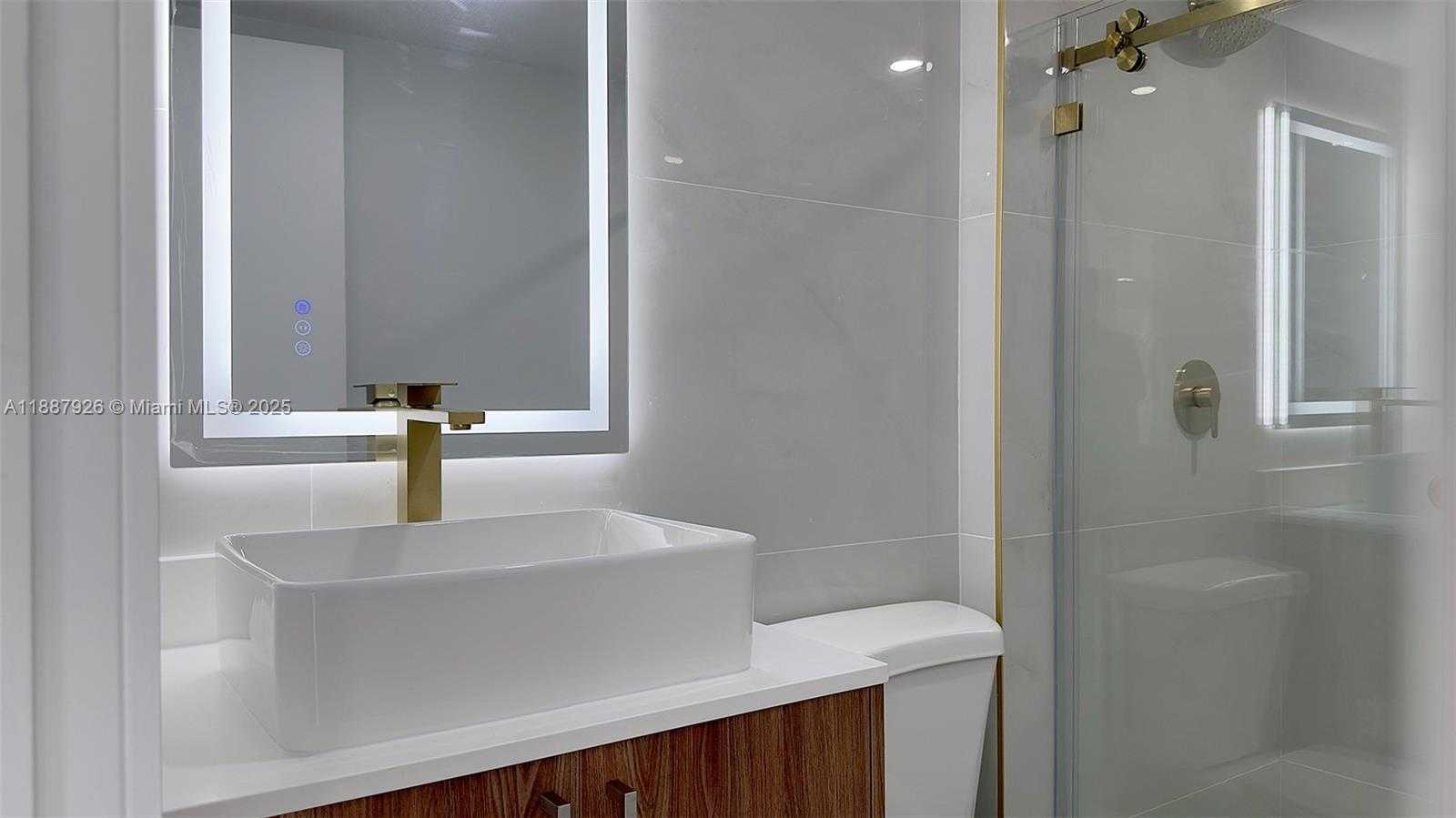 Small Image of 3301 NORTH COUNTRY CLUB DR #502, Aventura Number 10