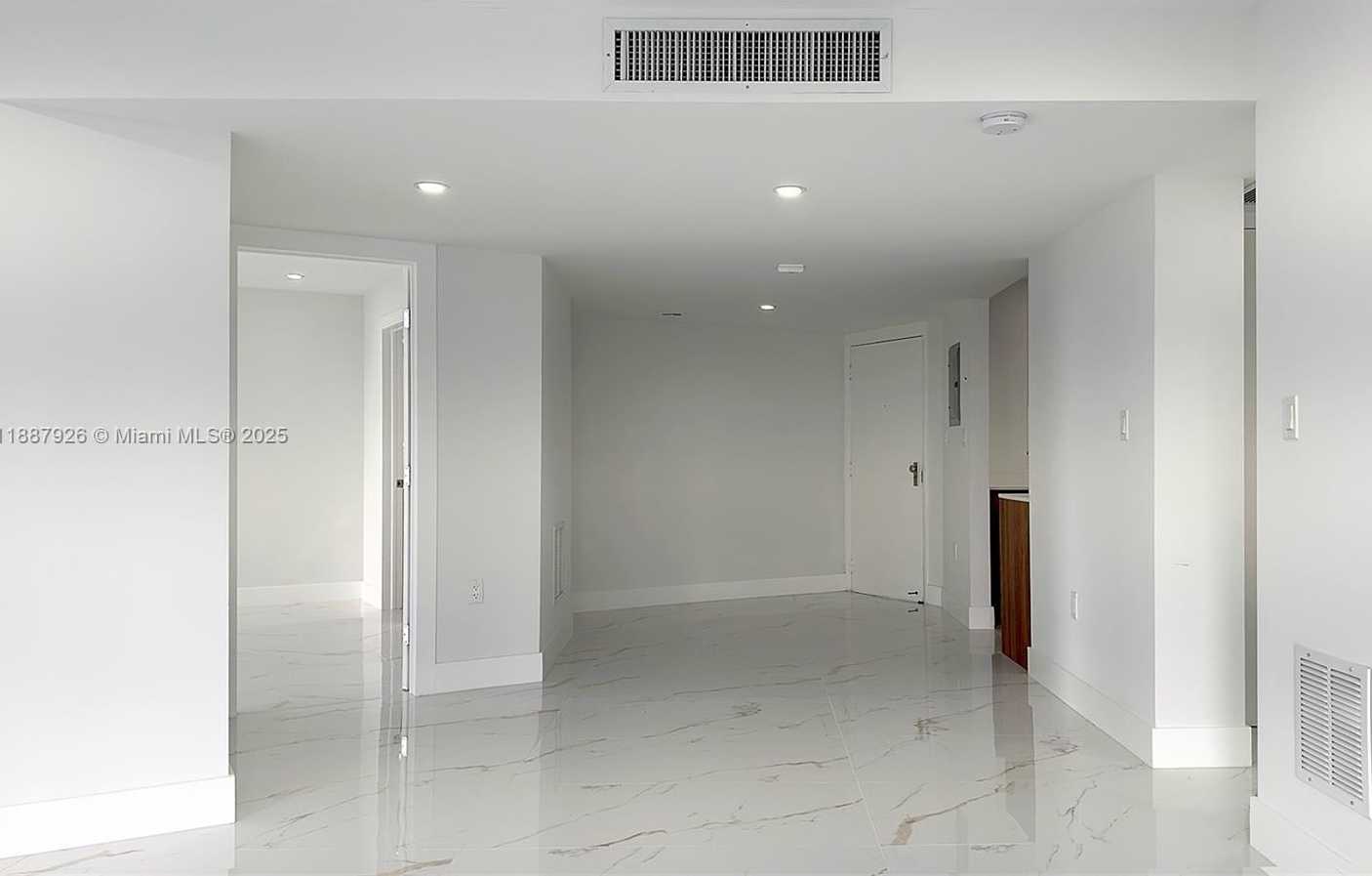 Small Image of 3301 NORTH COUNTRY CLUB DR #502, Aventura Number 14