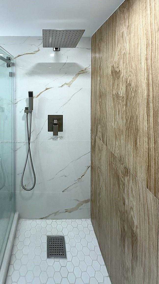 Small Image of 3301 NORTH COUNTRY CLUB DR #502, Aventura Number 17
