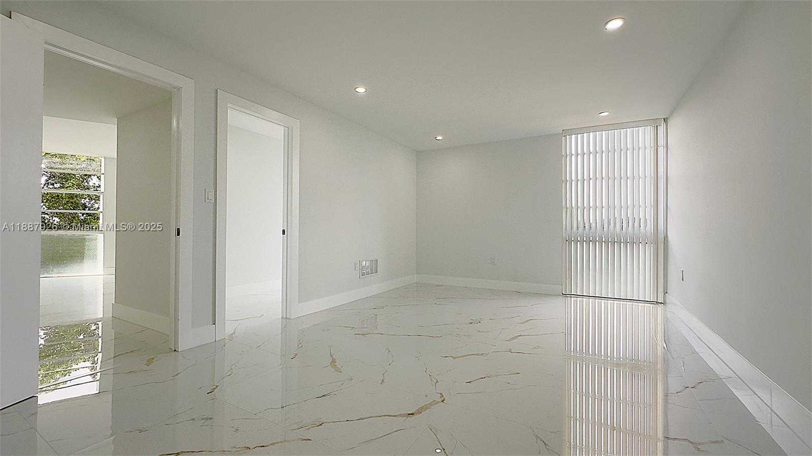 Small Image of 3301 NORTH COUNTRY CLUB DR #502, Aventura Number 19