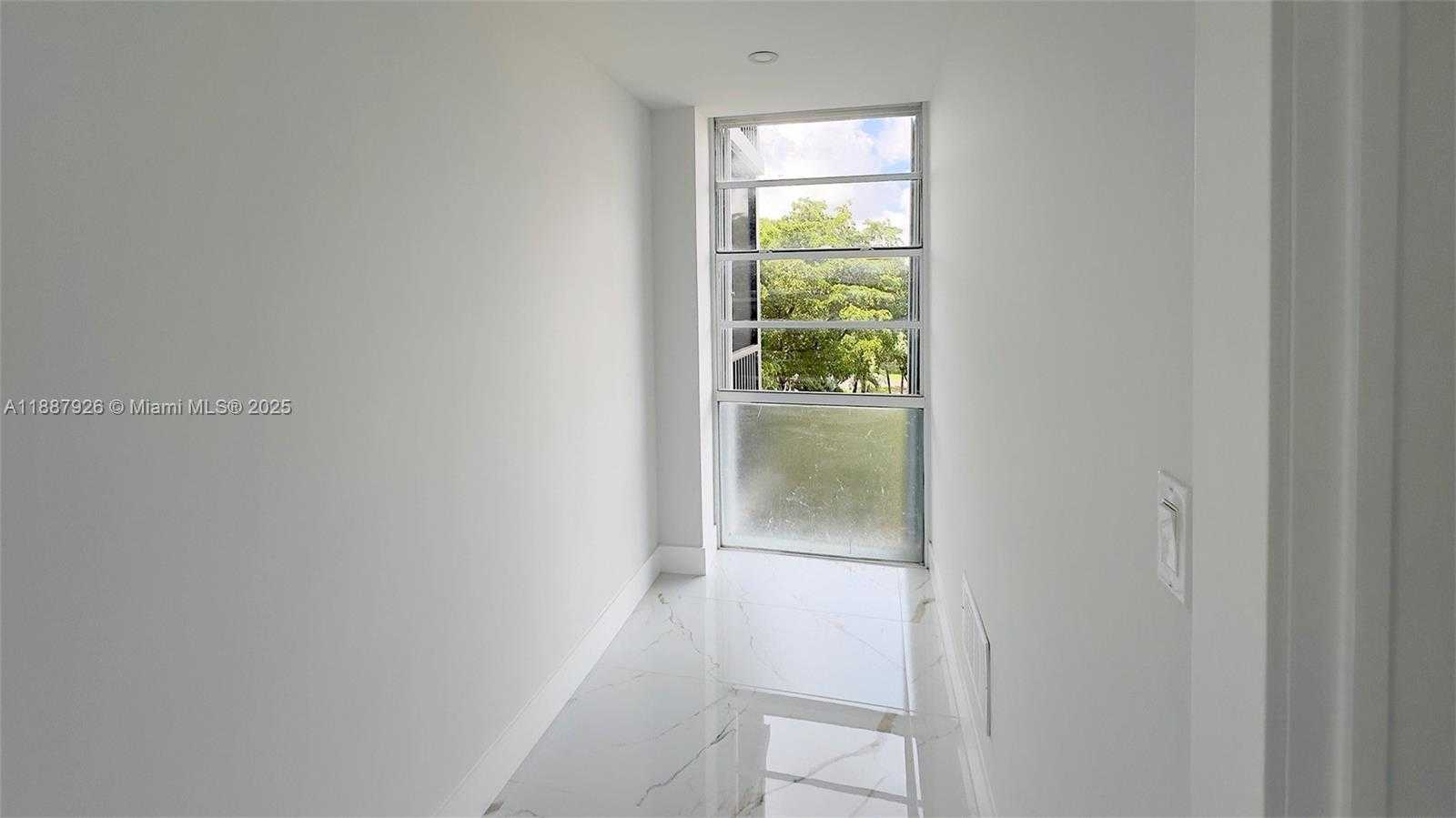 Small Image of 3301 NORTH COUNTRY CLUB DR #502, Aventura Number 21