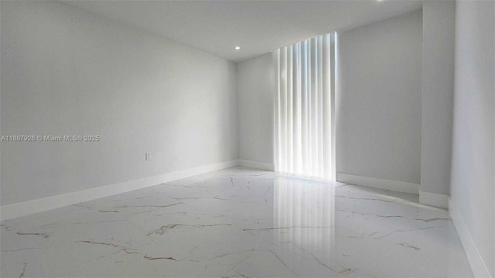 Small Image of 3301 NORTH COUNTRY CLUB DR #502, Aventura Number 9