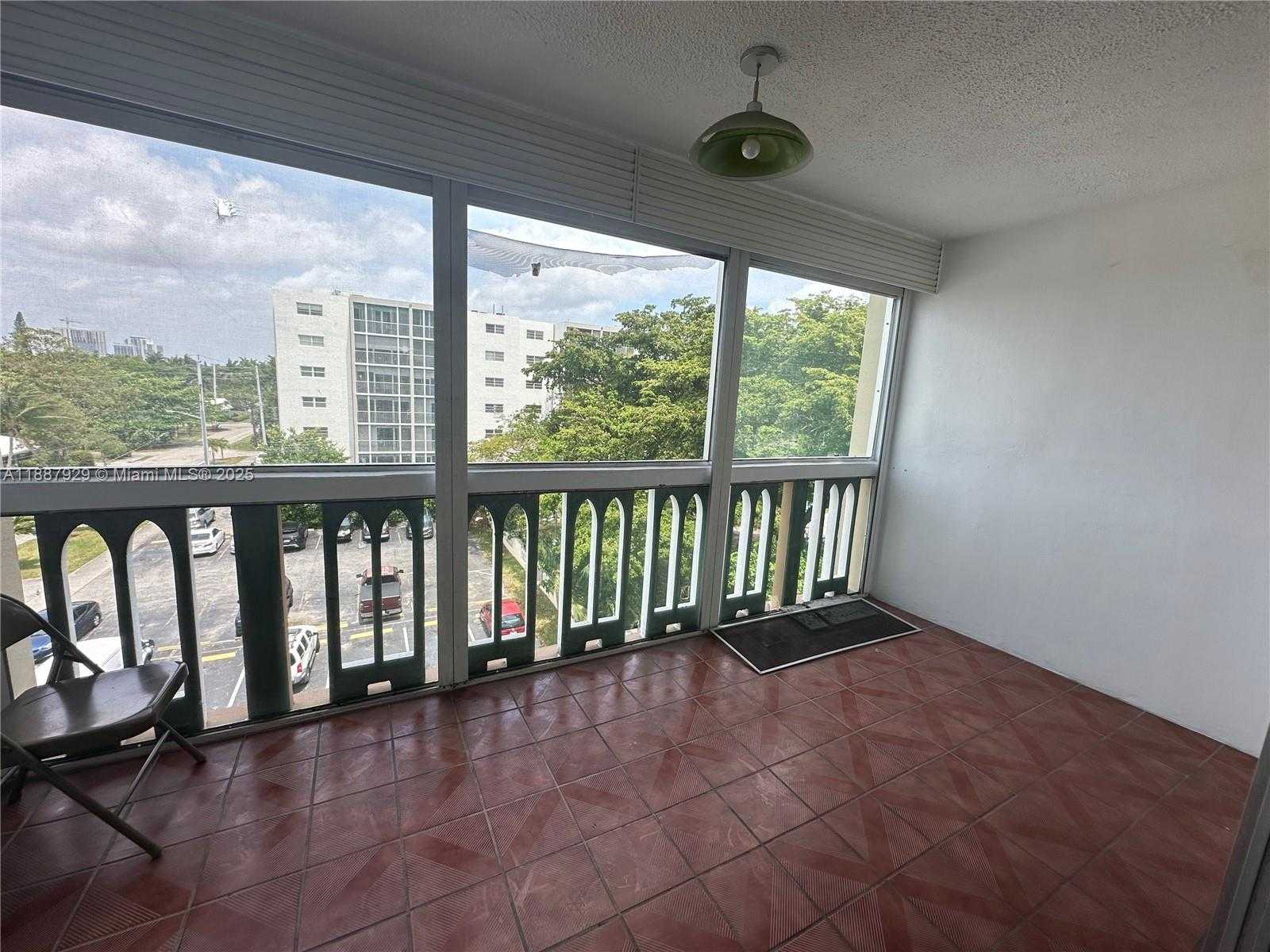 Small Image of 900 NORTH EAST 12TH AVE #501, Hallandale Beach Number 6