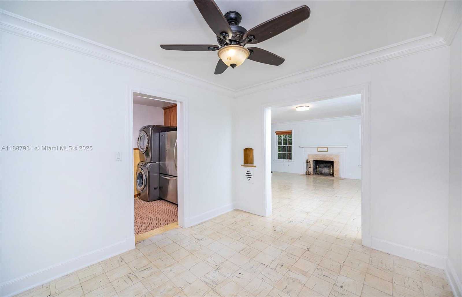 Small Image of 3569 AVOCADO AVE, Coconut Grove Number 10
