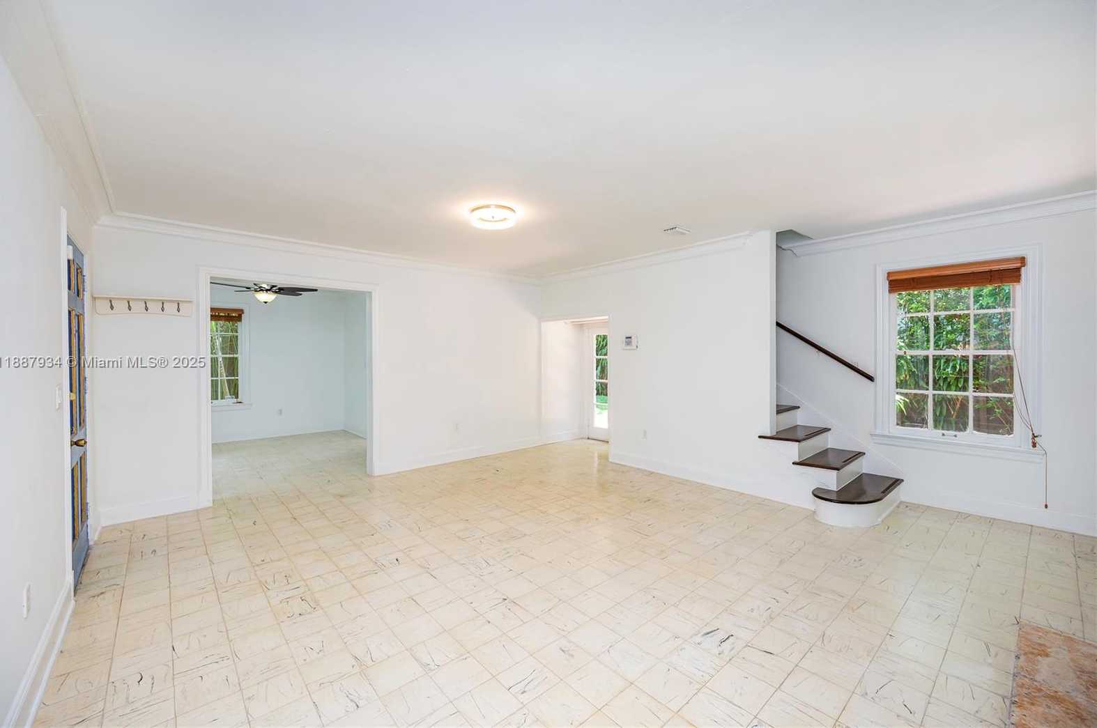 Small Image of 3569 AVOCADO AVE, Coconut Grove Number 11