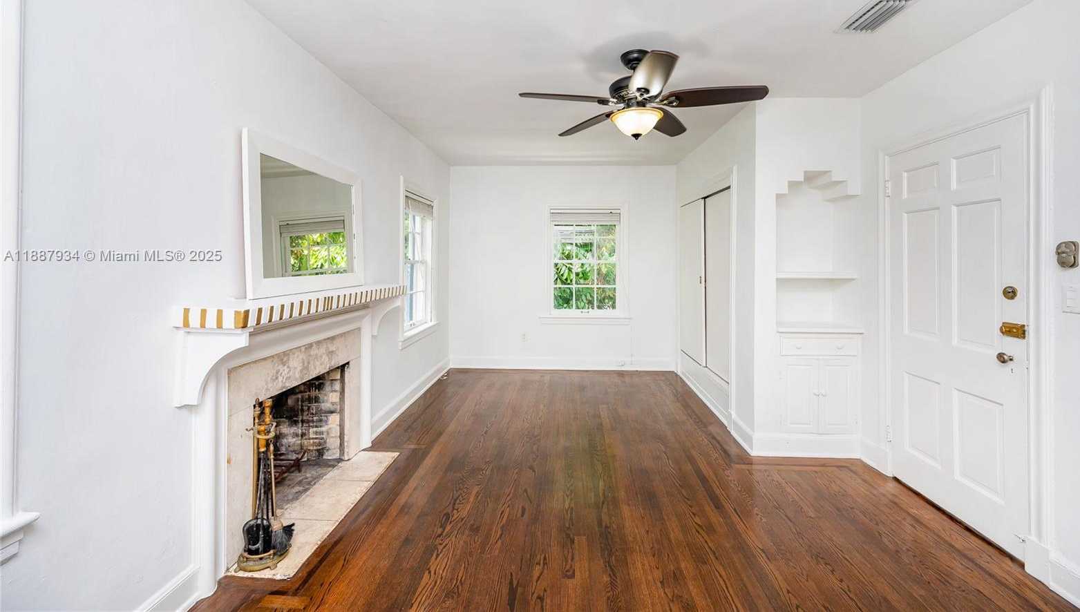 Small Image of 3569 AVOCADO AVE, Coconut Grove Number 13