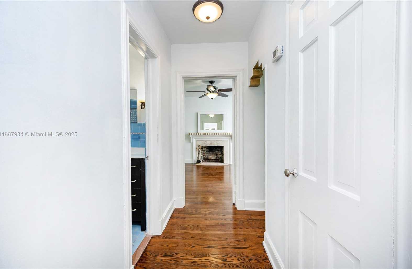 Small Image of 3569 AVOCADO AVE, Coconut Grove Number 14