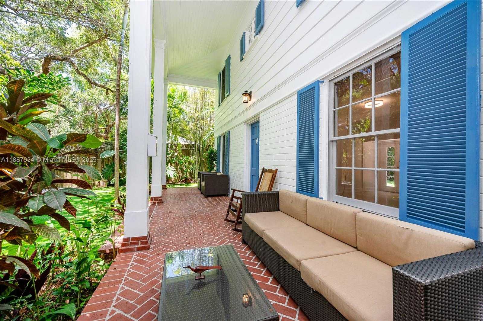 Small Image of 3569 AVOCADO AVE, Coconut Grove Number 20