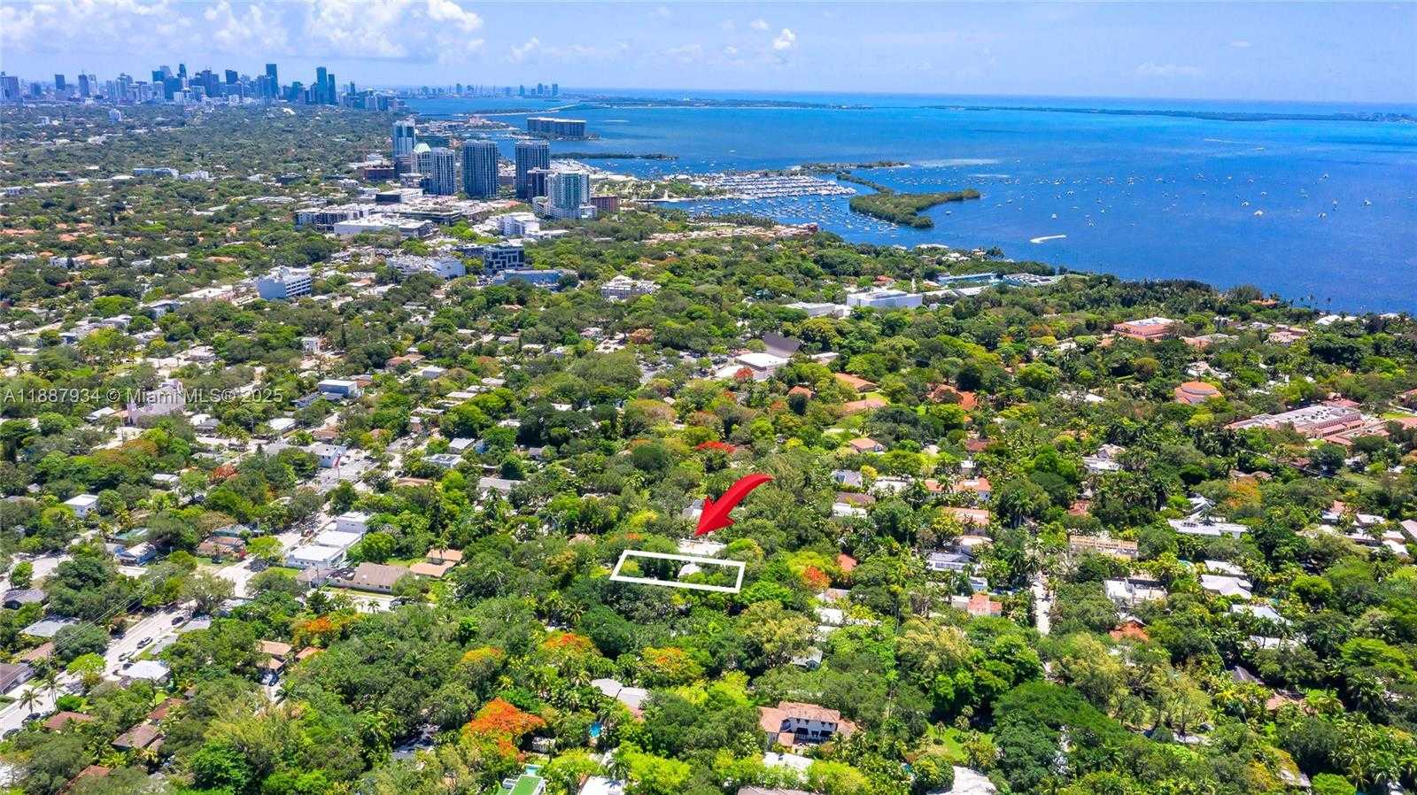Small Image of 3569 AVOCADO AVE, Coconut Grove Number 24