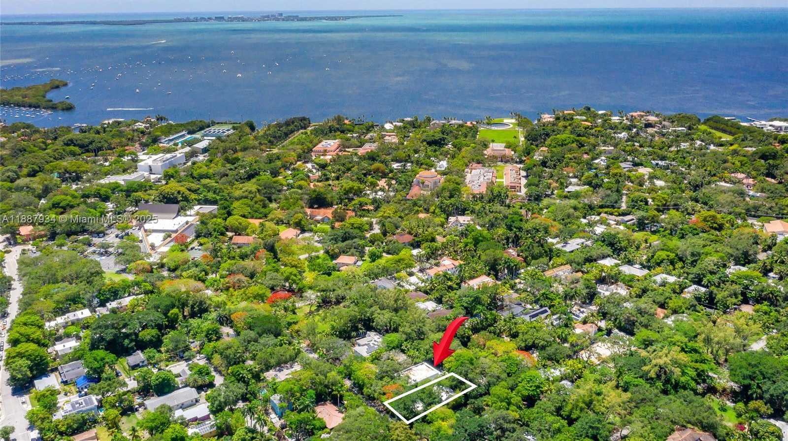 Small Image of 3569 AVOCADO AVE, Coconut Grove Number 4