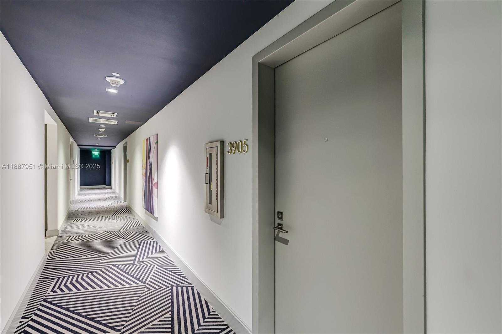 Small Image of 45 SOUTH WEST 9TH ST #3905, Miami Number 12