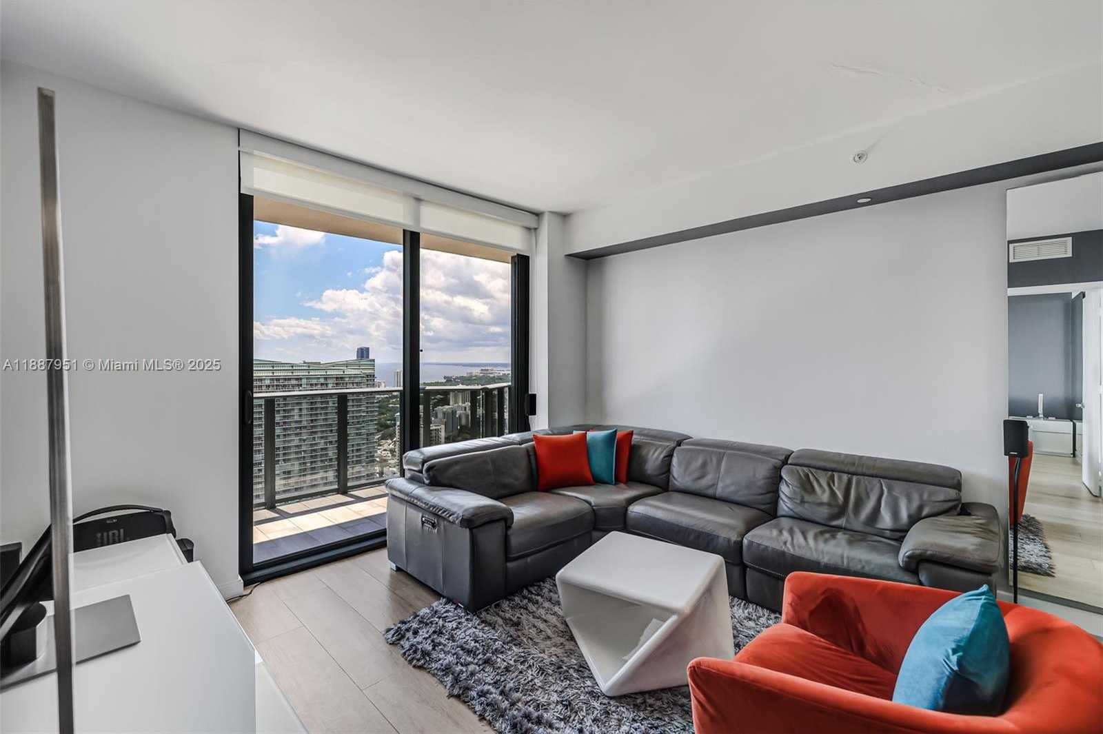 Small Image of 45 SOUTH WEST 9TH ST #3905, Miami Number 16