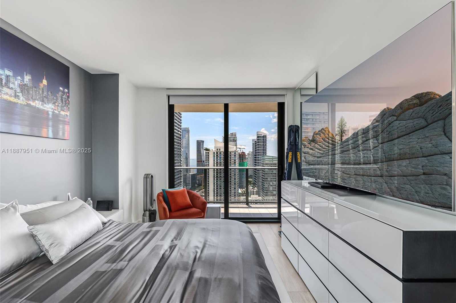 Small Image of 45 SOUTH WEST 9TH ST #3905, Miami Number 24