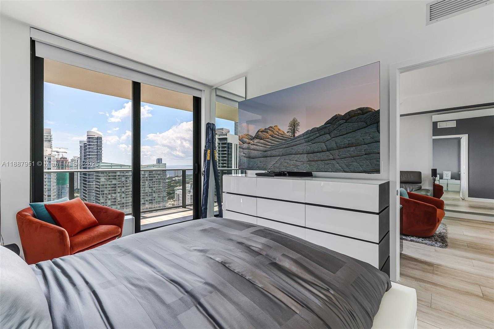 Small Image of 45 SOUTH WEST 9TH ST #3905, Miami Number 25