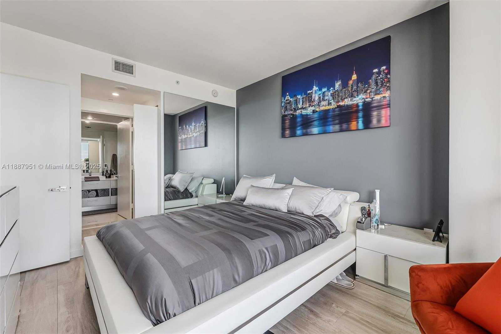 Small Image of 45 SOUTH WEST 9TH ST #3905, Miami Number 27