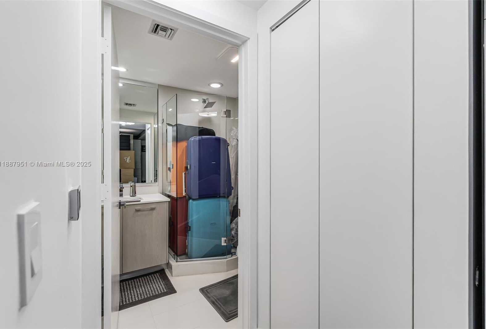 Small Image of 45 SOUTH WEST 9TH ST #3905, Miami Number 33