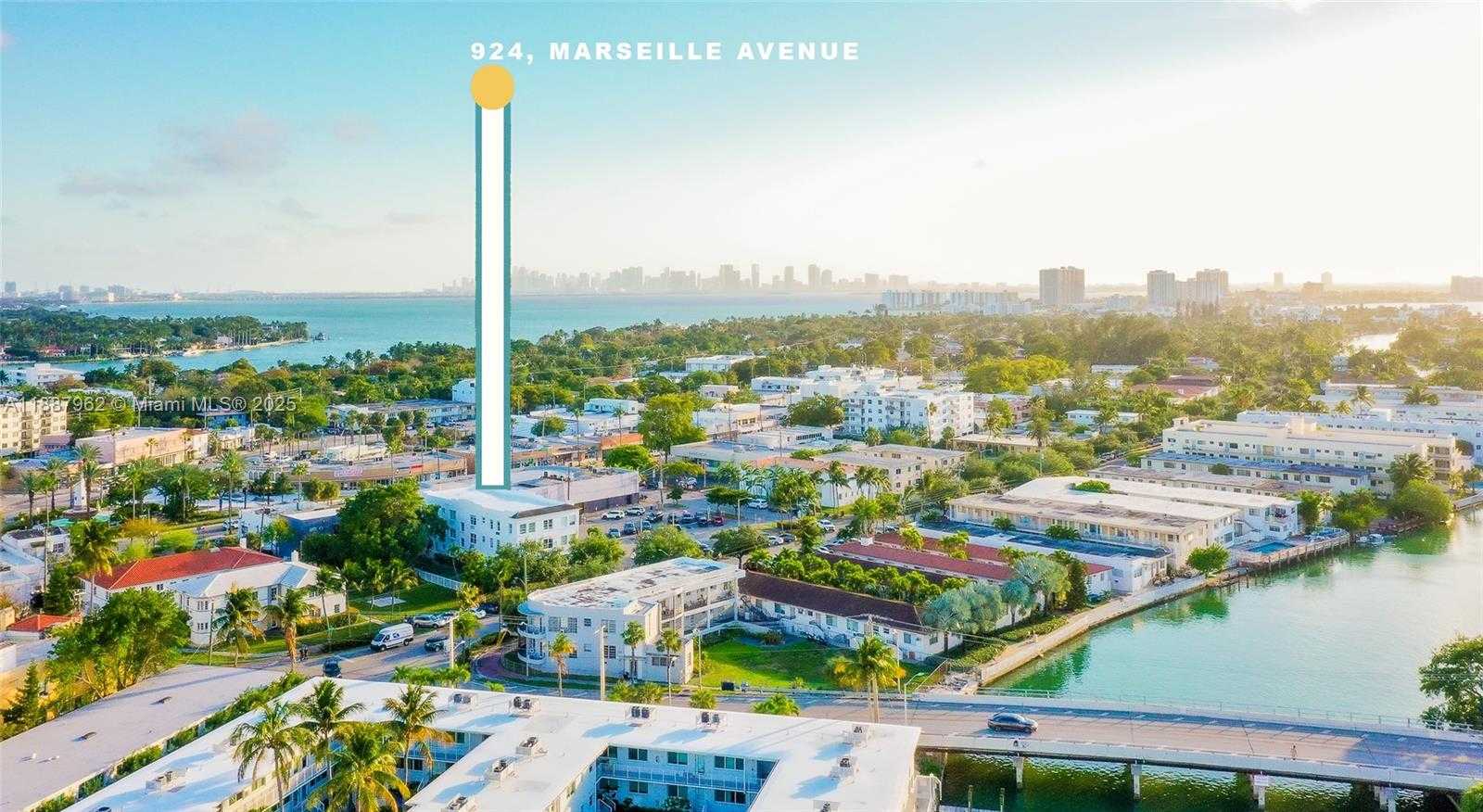 Small Image of 924 MARSEILLE DR #33, Miami Beach Number 2