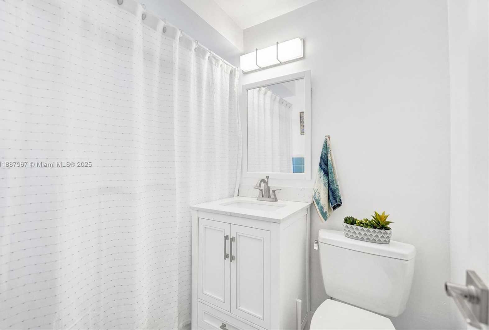 Small Image of 343 PALM ST #3, Hollywood Number 19