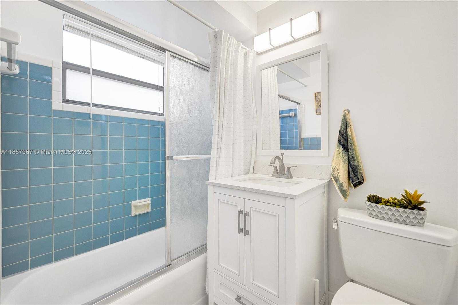 Small Image of 343 PALM ST #3, Hollywood Number 21