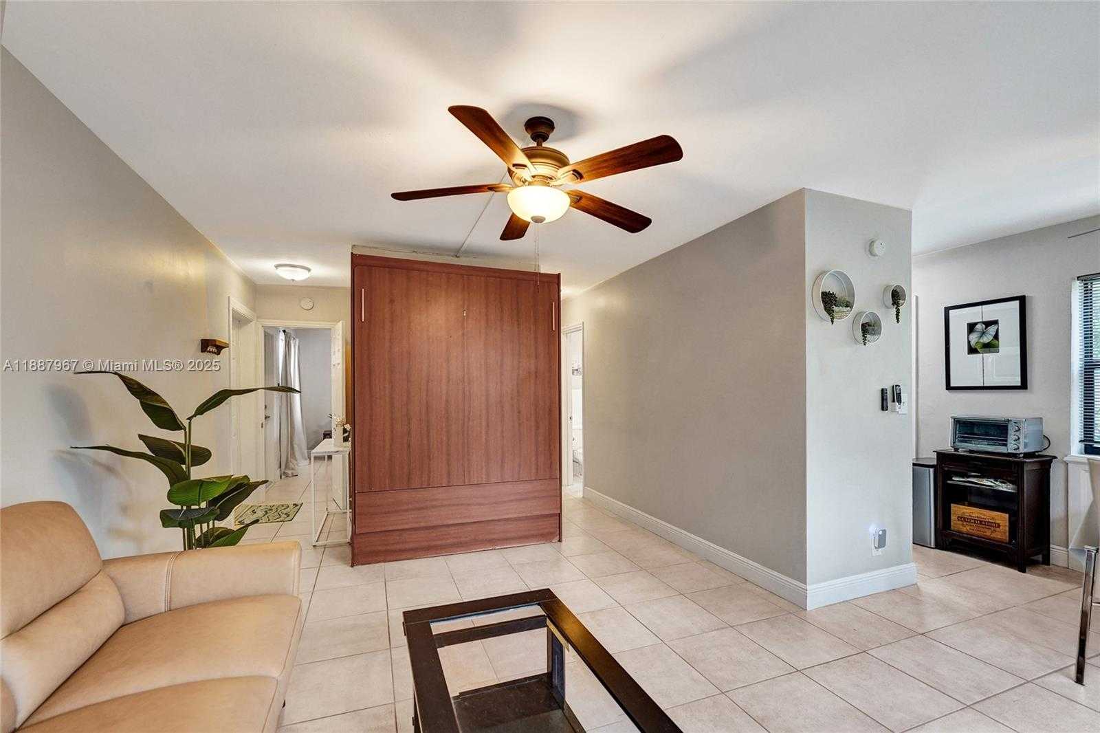 Small Image of 343 PALM ST #3, Hollywood Number 25