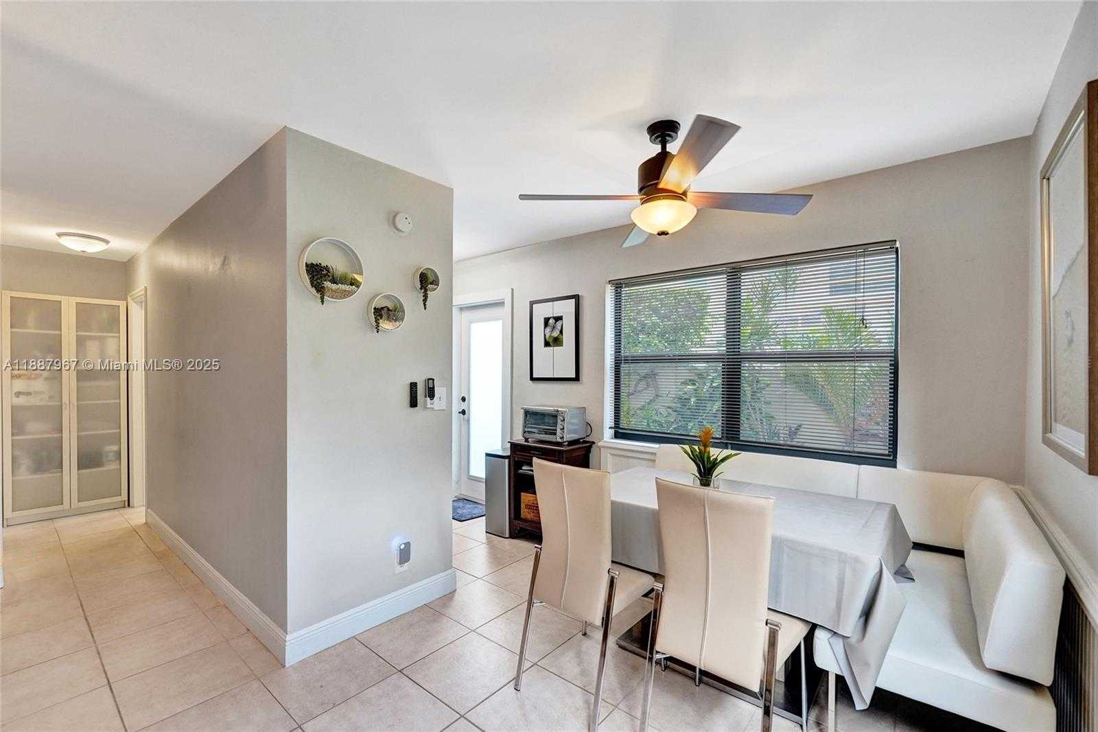 Small Image of 343 PALM ST #3, Hollywood Number 27