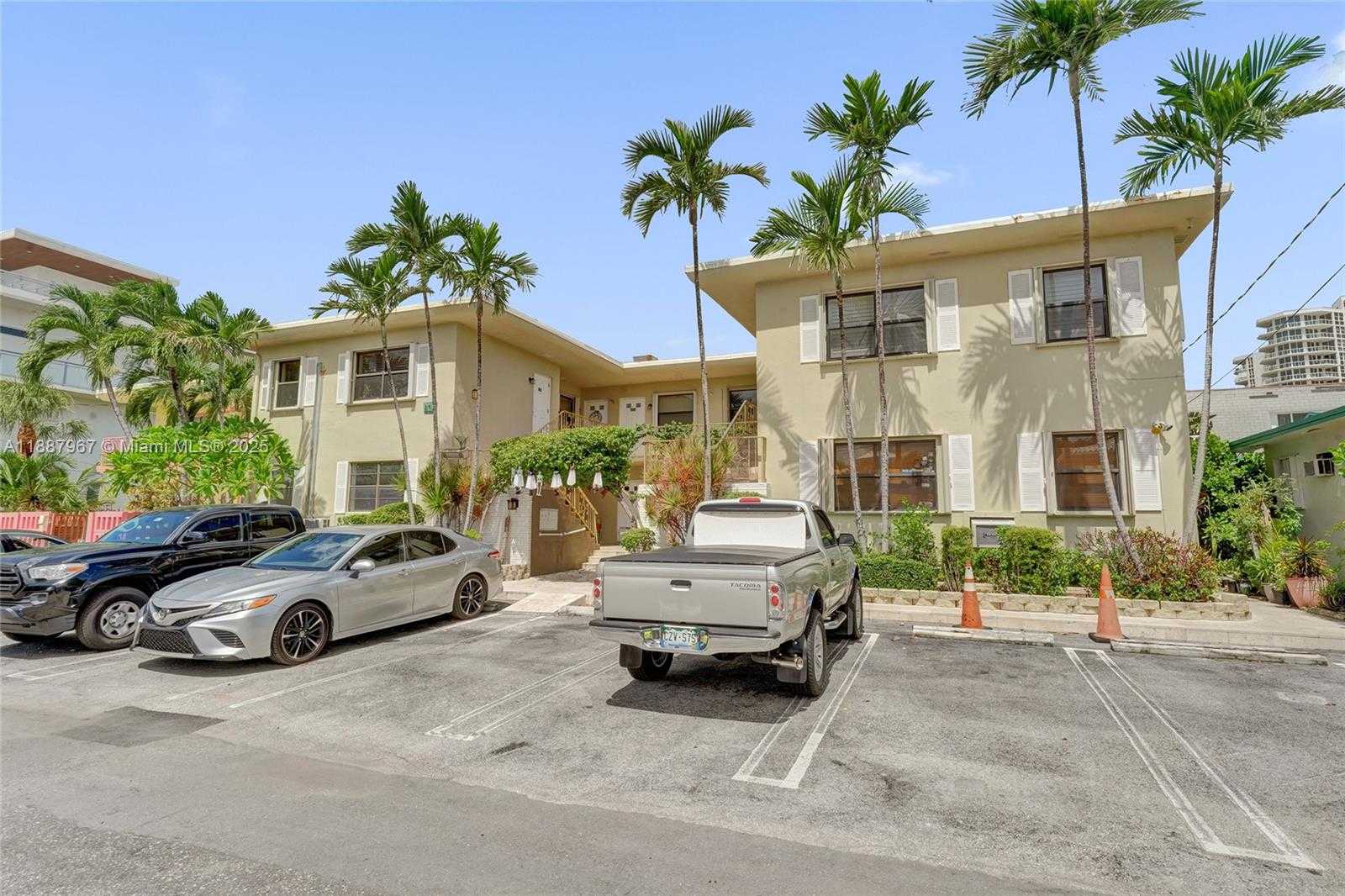 Small Image of 343 PALM ST #3, Hollywood Number 3