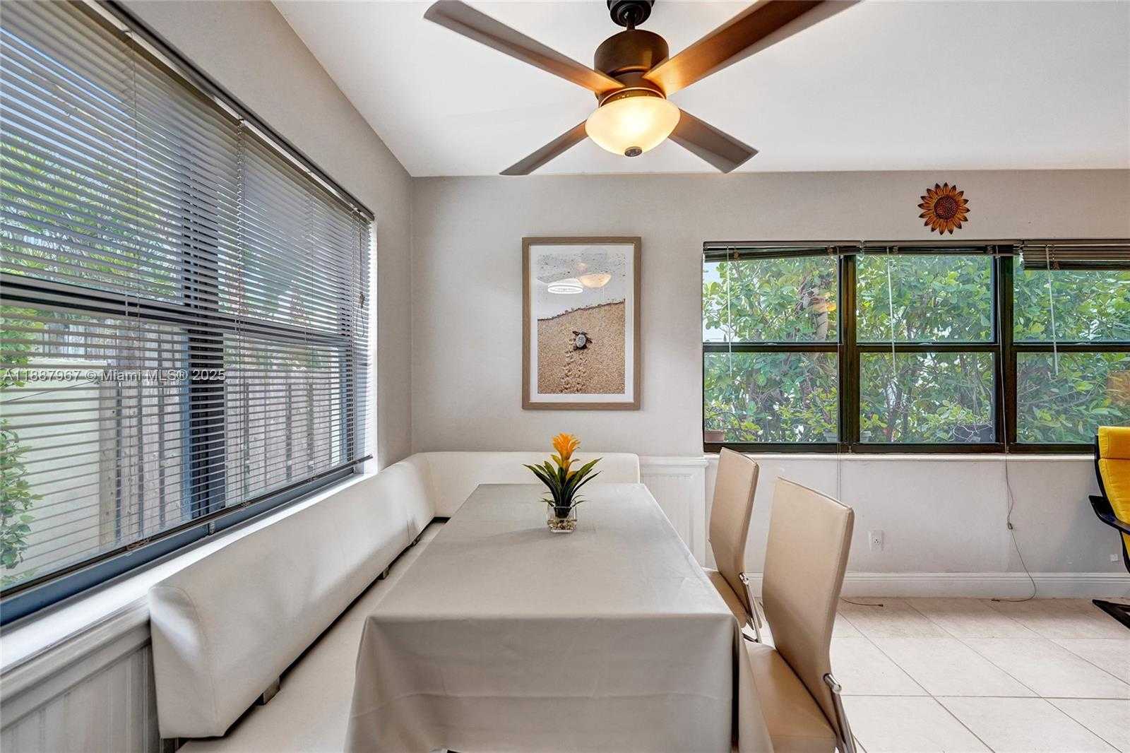 Small Image of 343 PALM ST #3, Hollywood Number 31