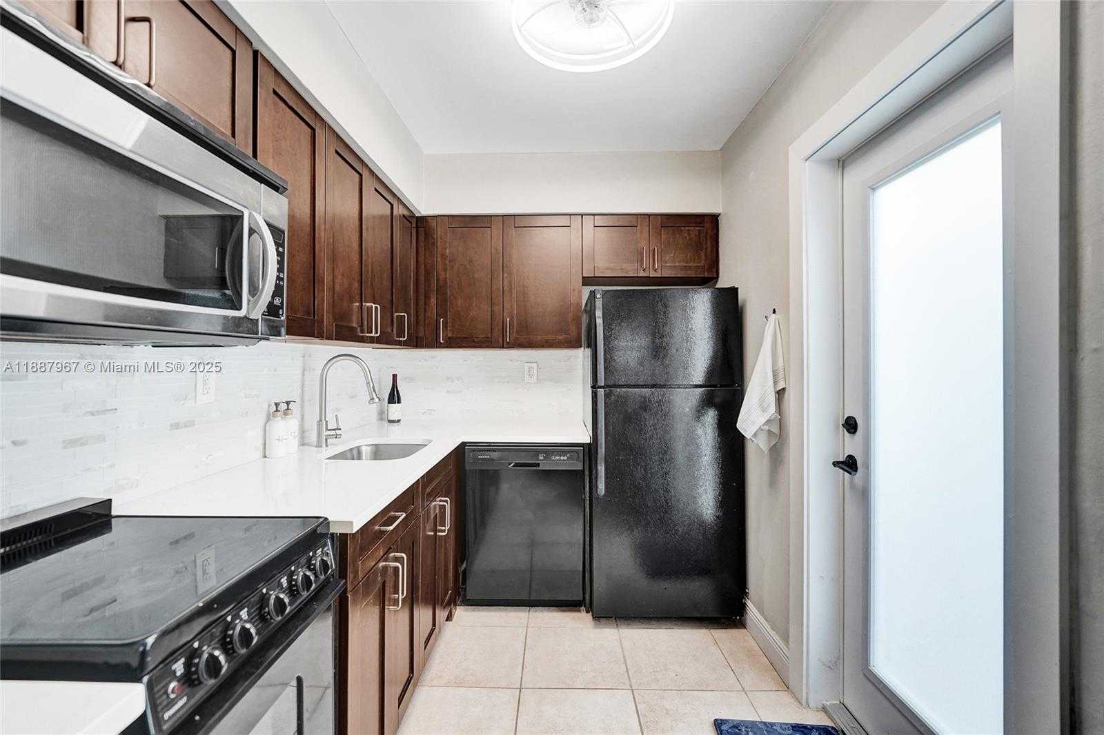 Small Image of 343 PALM ST #3, Hollywood Number 34