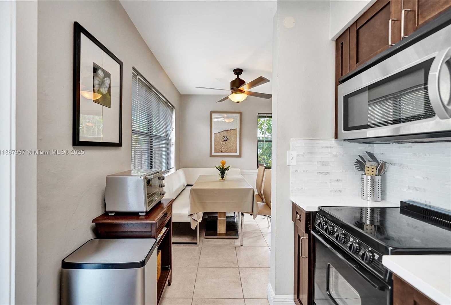 Small Image of 343 PALM ST #3, Hollywood Number 38