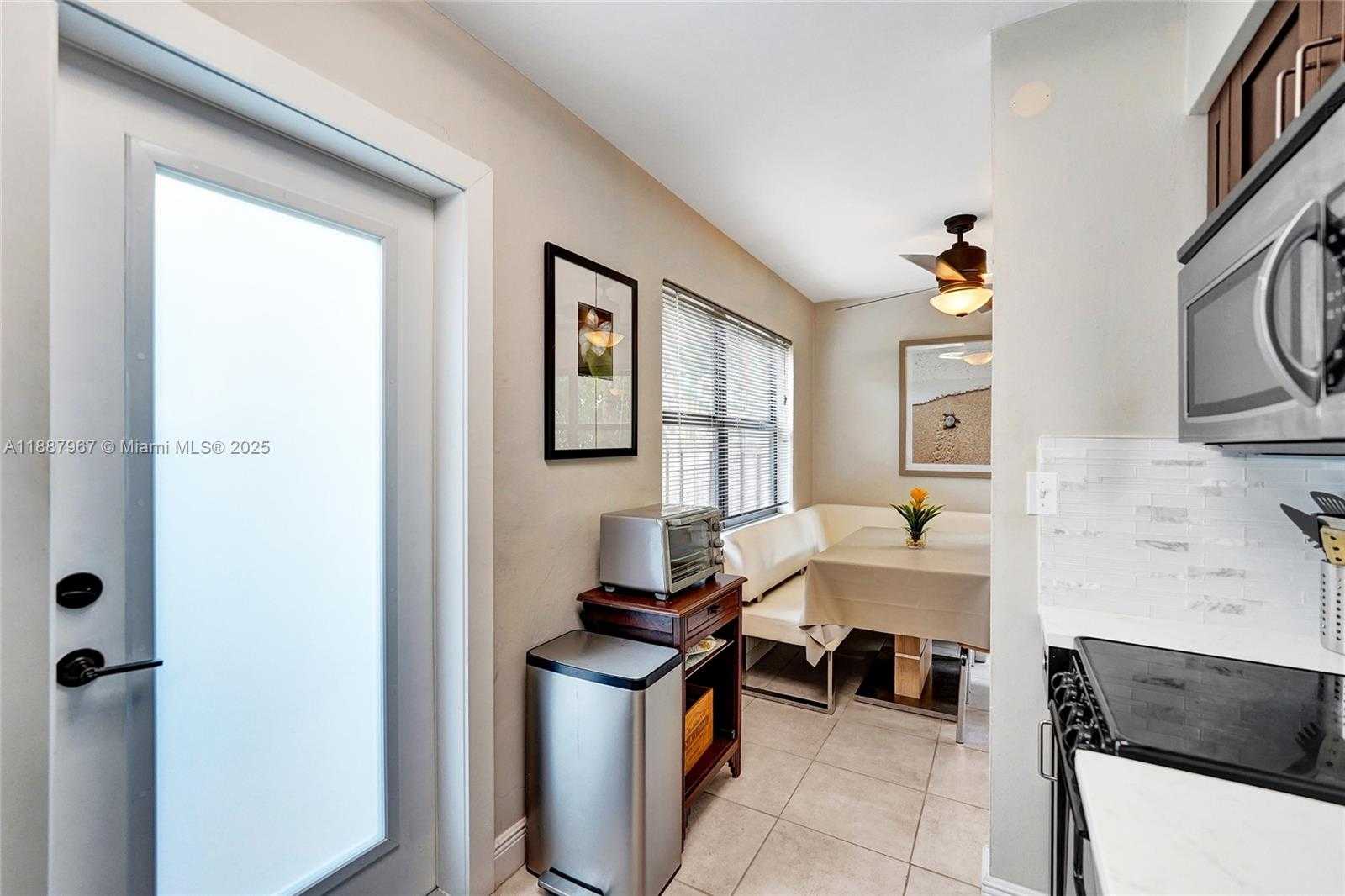 Small Image of 343 PALM ST #3, Hollywood Number 39