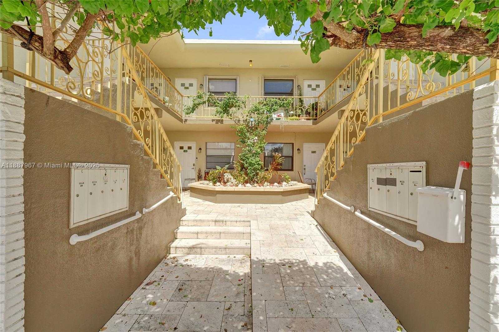 Small Image of 343 PALM ST #3, Hollywood Number 4