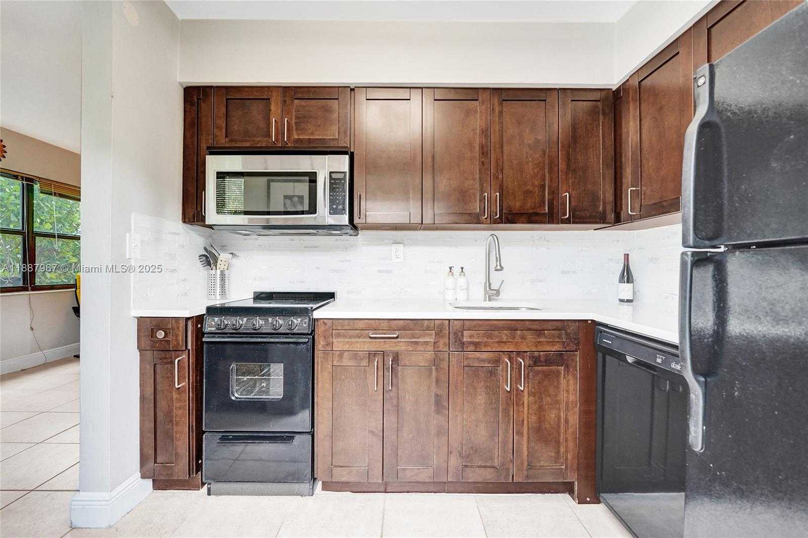 Small Image of 343 PALM ST #3, Hollywood Number 40