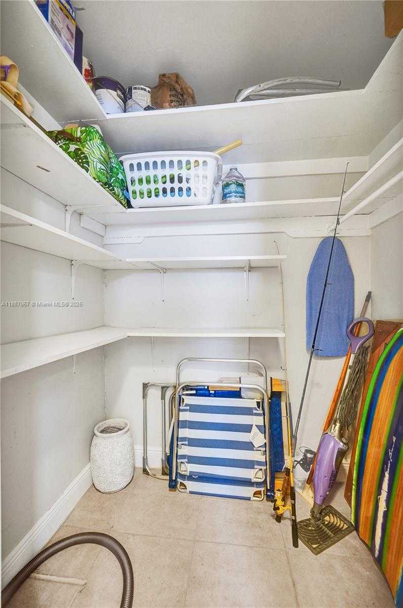 Small Image of 343 PALM ST #3, Hollywood Number 44