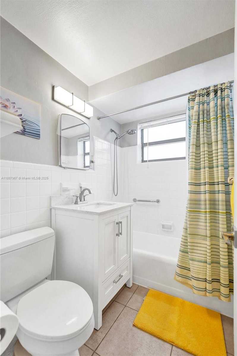 Small Image of 343 PALM ST #3, Hollywood Number 46